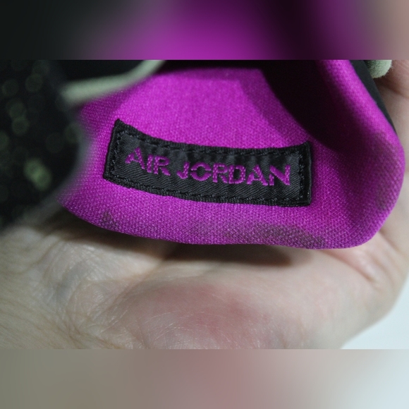 Nike Air Jordan 4 Retro GS "Fuchsia," cir. 2015, 8.5Y (10.5 women's) - Picture 9 of 16